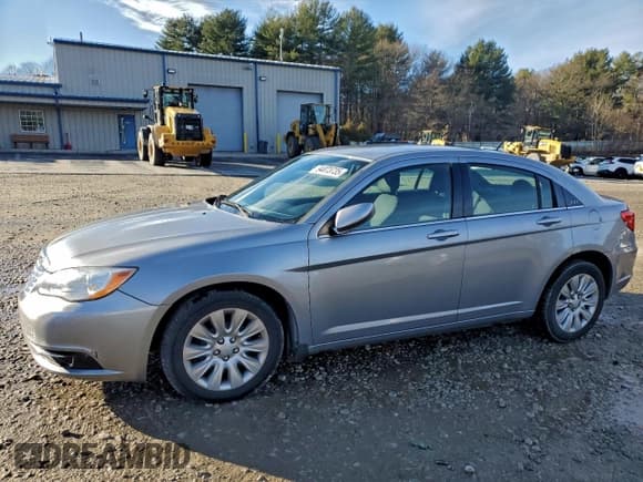 ✅ 2014 Chrysler 200 LX • VIN: 1C3CCBAG6EN101280 • Лот: 94073735. Опубликован ранее на Copart с пробегом 103 298 миль. Бесплатный доступ к архиву аукционных продаж из США и подробный отчёт об истории автомобиля на DreamBid. Изображение 1.