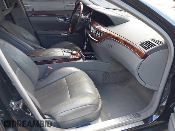 ✅ 2008 Mercedes-Benz S 550 • VIN: WDDNG71X18A182034 • Lot: 43108068. Wystawiony na IAAI z przebiegiem 147 911 mil. Bezpłatny archiwum sprzedaży aukcyjnych z USA i szczegółowy raport historii pojazdu na DreamBid. Zdjęcie 5.