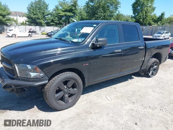 ✅ 2017 Ram 1500 Tradesman • VIN: 1C6RR7KT3HS823798 • Lot: 43051794. Wystawiony na IAAI z przebiegiem 154 662 mil. Bezpłatny archiwum sprzedaży aukcyjnych z USA i szczegółowy raport historii pojazdu na DreamBid. Zdjęcie 2.