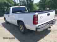 2004 Chevrolet Silverado 1500 z VIN 1GCEC14X04Z294723, wystawiony jako IAAI lot #42314001 z przebiegiem 217 834 mil mil oraz . Historia ofert i sprzedaży dostępna na DreamBid. Obrazek 3.