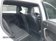 ✅ 2021 Volkswagen Tiguan SE • VIN: 3VV2B7AX1MM134933 • Lot: 43016169. Wystawiony na IAAI z przebiegiem 60 941 mil. Bezpłatny archiwum sprzedaży aukcyjnych z USA i szczegółowy raport historii pojazdu na DreamBid. Zdjęcie 8.