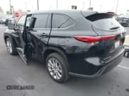 ✅ 2023 Toyota Highlander L • VIN: 5TDKDRAHXPS516220 • Lot: 42152777. Wystawiony na IAAI z przebiegiem 19 263 mil. Bezpłatny archiwum sprzedaży aukcyjnych z USA i szczegółowy raport historii pojazdu na DreamBid. Zdjęcie 3.