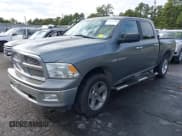 ✅ 2009 Dodge 1500 Laramie • VIN: 1D3HV13TX9J533875 • Lot: 43217410. Wystawiony na IAAI z przebiegiem 297 573 mil. Bezpłatny archiwum sprzedaży aukcyjnych z USA i szczegółowy raport historii pojazdu na DreamBid. Zdjęcie 2.