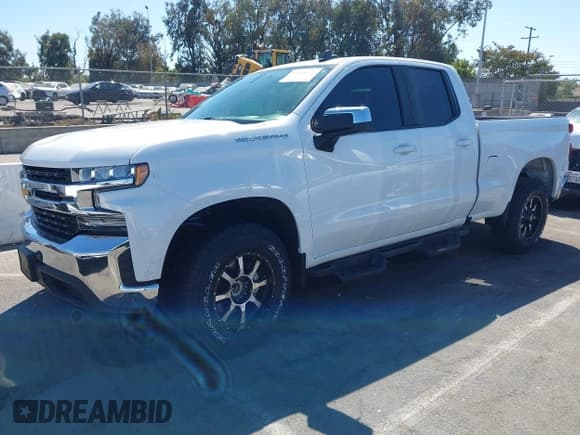 ✅ 2020 Chevrolet Silverado 1500 LT • VIN: 1GCRWCEDXLZ341683 • Lot: 43184472. Wystawiony na IAAI z przebiegiem 52 810 mil. Bezpłatny archiwum sprzedaży aukcyjnych z USA i szczegółowy raport historii pojazdu na DreamBid. Zdjęcie 18.
