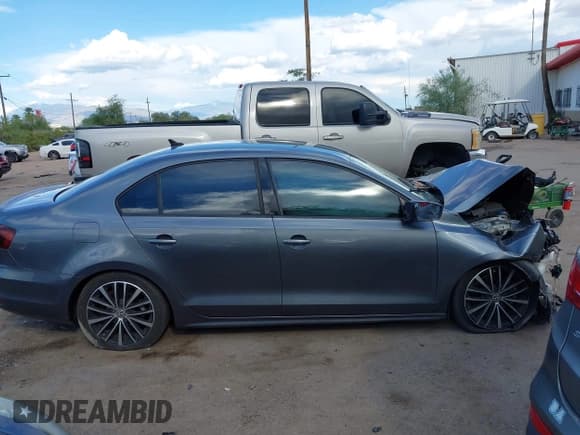 ✅ 2016 Volkswagen Jetta Sport • VIN: 3VWD17AJ7GM386497 • Lot: 43013192. Wystawiony na IAAI z przebiegiem 66 781 mil. Bezpłatny archiwum sprzedaży aukcyjnych z USA i szczegółowy raport historii pojazdu na DreamBid. Zdjęcie 13.