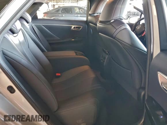 ✅ 2017 Toyota Mirai • VIN: JTDBVRBD9HA003452 • Lot: 94504225. Wystawiony na Copart z przebiegiem 31 888 mil. Bezpłatny archiwum sprzedaży aukcyjnych z USA i szczegółowy raport historii pojazdu na DreamBid. Zdjęcie 10.