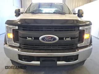 ✅ 2018 Ford F-450 XL • VIN: 1FD0W4HT7JEC68824 • Лот: 77602744. Опубликован ранее на Copart с пробегом 165 935 миль. Бесплатный доступ к архиву аукционных продаж из США и подробный отчёт об истории автомобиля на DreamBid. Изображение 5.