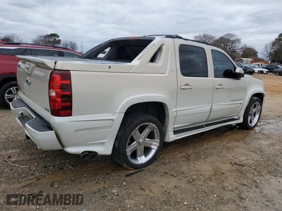 ✅ 2008 Chevrolet Avalanche 2LT • VIN: 3GNEC12068G108069 • Lot: 47971255. Wystawiony na Copart z przebiegiem 268 850 mil. Bezpłatny archiwum sprzedaży aukcyjnych z USA i szczegółowy raport historii pojazdu na DreamBid. Zdjęcie 3.