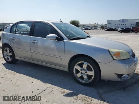 2006 Chevrolet Malibu LTZ z VIN 1G1ZU53866F269435, wystawiony jako Copart lot #69254565 z przebiegiem 185 172 mil mil oraz Szkoda całkowita • Salvage title. Historia ofert i sprzedaży dostępna na DreamBid. Obrazek 4.