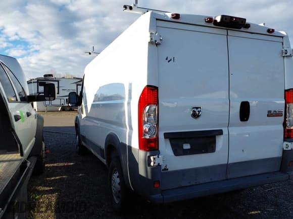 ✅ 2017 Ram ProMaster Cargo • VIN: 3C6TRVAG8HE542890 • Lot: 43499590. Wystawiony na IAAI z przebiegiem 102 516 mil. Bezpłatny archiwum sprzedaży aukcyjnych z USA i szczegółowy raport historii pojazdu na DreamBid. Zdjęcie 14.