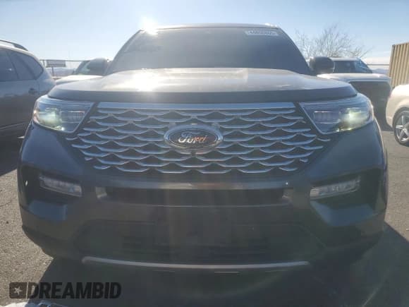 ✅ 2020 Ford Explorer Platinum • VIN: 1FM5K8HC5LGA28526 • Lot: 44850865. Wystawiony na Copart z przebiegiem 87 616 mil. Bezpłatny archiwum sprzedaży aukcyjnych z USA i szczegółowy raport historii pojazdu na DreamBid. Zdjęcie 5.