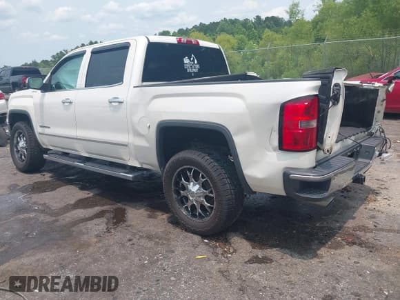 ✅ 2015 GMC Sierra 1500 SLT • VIN: 3GTU2VEC5FG136592 • Lot: 42375904. Listed on IAAI with 183,413 mi. Free auction sales archive from the USA and detailed vehicle history report at DreamBid. Image 3.