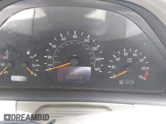 ✅ 2002 Mercedes-Benz E 320 • VIN: WDBJF65J82B479202 • Lot: 42638744. Listed on IAAI with 205,814 mi. Free auction sales archive from the USA and detailed vehicle history report at DreamBid. Image 7.