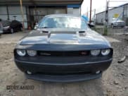 ✅ 2014 Dodge Challenger R/T 100th Anniversary Appearance • VIN: 2C3CDYBT5EH246993 • Lot: 63120224. Wystawiony na Copart z przebiegiem 20 424 mil. Bezpłatny archiwum sprzedaży aukcyjnych z USA i szczegółowy raport historii pojazdu na DreamBid. Zdjęcie 5.