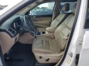 ✅ 2018 Jeep Grand Cherokee Limited • VIN: 1C4RJEBG4JC361789 • Lot: 56694815. Wystawiony na Copart z przebiegiem 149 333 mil. Bezpłatny archiwum sprzedaży aukcyjnych z USA i szczegółowy raport historii pojazdu na DreamBid. Zdjęcie 7.