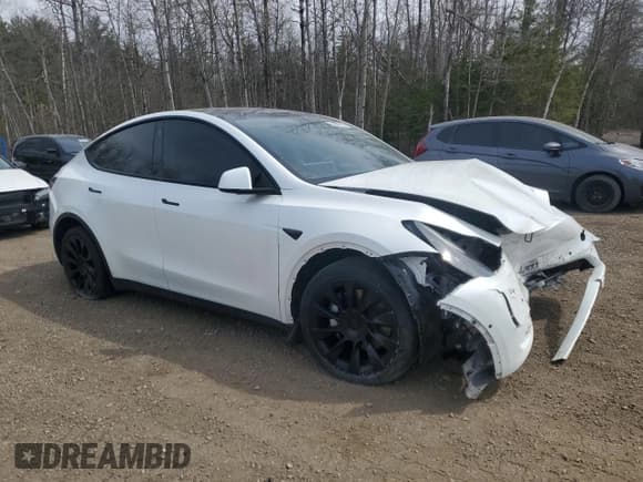 ✅ 2022 Tesla Model Y Long Range • VIN: 7SAYGDEE0NF532502 • Lot: 54683555. Wystawiony na Copart z przebiegiem 44 359 mil. Bezpłatny archiwum sprzedaży aukcyjnych z USA i szczegółowy raport historii pojazdu na DreamBid. Zdjęcie 4.