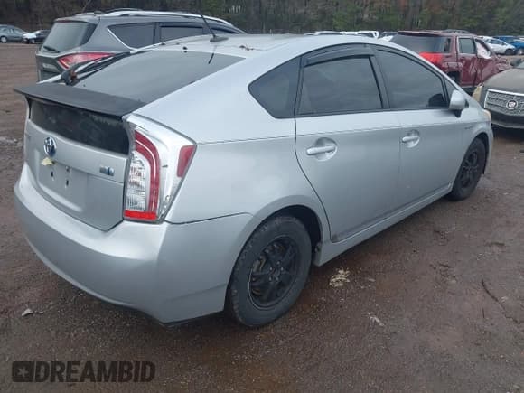 ✅ 2014 Toyota Prius Two • VIN: JTDKN3DU8E1735660 • Lot: 43803644. Wystawiony na IAAI z przebiegiem 279 126 mil. Bezpłatny archiwum sprzedaży aukcyjnych z USA i szczegółowy raport historii pojazdu na DreamBid. Zdjęcie 4.