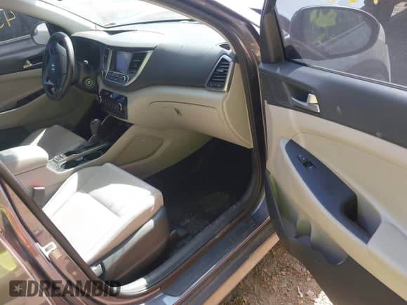 ✅ 2018 Hyundai Tucson SEL • VIN: KM8J33A42JU756384 • Lot: 43377460. Wystawiony na IAAI z przebiegiem 72 273 mil mil. Skorzystaj z bezpłatnego archiwum sprzedaży aukcyjnych z USA i zobacz szczegółowy raport historii pojazdu na DreamBid. Zdjęcie 5.