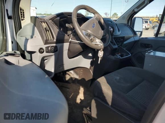 ✅ 2017 Ford Transit • VIN: 1FTYE1ZM7HKB47657 • Lot: 55499915. Wystawiony na Copart z przebiegiem Nie podano. Bezpłatny archiwum sprzedaży aukcyjnych z USA i szczegółowy raport historii pojazdu na DreamBid. Zdjęcie 8.