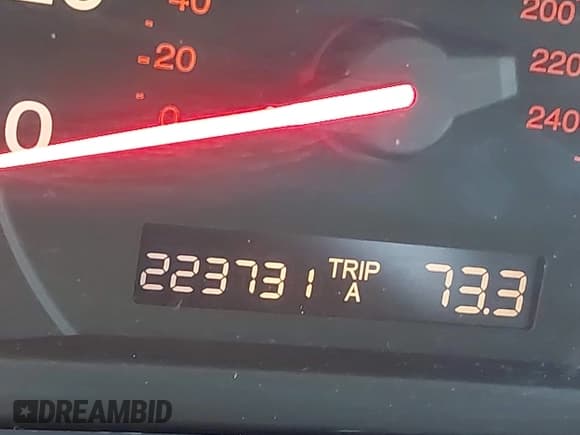 ✅ 2003 Honda Accord LX • VIN: 1HGCM82293A026143 • Lot: 43362563. Wystawiony na IAAI z przebiegiem 223 731 mil. Bezpłatny archiwum sprzedaży aukcyjnych z USA i szczegółowy raport historii pojazdu na DreamBid. Zdjęcie 14.