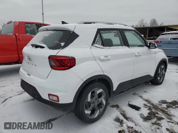 ✅ 2022 Hyundai Venue Limited • VIN: KMHRC8A38NU165750 • Lot: 87469574. Listed on Copart with 9,887 mi. Free auction sales archive from the USA and detailed vehicle history report at DreamBid. Image 3.