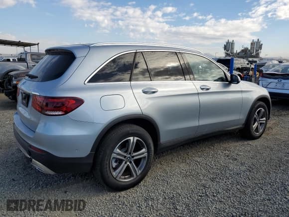 ✅ 2022 Mercedes-Benz GLC 300 • VIN: W1N0G8DB7NG107205 • Лот: 92597055. Опубликован ранее на Copart с пробегом 60 455 миль. Бесплатный доступ к архиву аукционных продаж из США и подробный отчёт об истории автомобиля на DreamBid. Изображение 3.