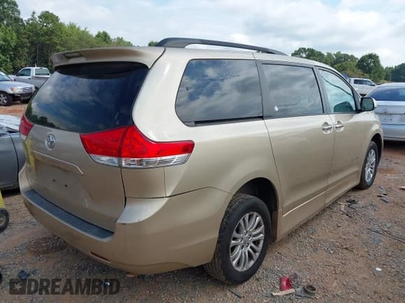 ✅ 2012 Toyota Sienna XLE AAS • VIN: 5TDYK3DC0CS209033 • Лот: 42868325. Опубликован ранее на IAAI с пробегом 166 780 миль. Бесплатный доступ к архиву аукционных продаж из США и подробный отчёт об истории автомобиля на DreamBid. Изображение 4.