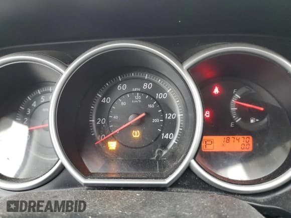 ✅ 2011 Nissan Versa S • VIN: 3N1BC1CP0BL392291 • Лот: 56467595. Опубликован ранее на Copart с пробегом 187 470 миль. Бесплатный доступ к архиву аукционных продаж из США и подробный отчёт об истории автомобиля на DreamBid. Изображение 9.