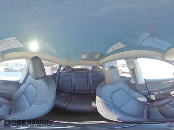 ✅ 2024 Tesla Model Y Long Range • VIN: 7SAYGAEE5RF003891 • Lot: 45431355. Wystawiony na Copart z przebiegiem 25 609 mil. Bezpłatny archiwum sprzedaży aukcyjnych z USA i szczegółowy raport historii pojazdu na DreamBid. Zdjęcie 13.