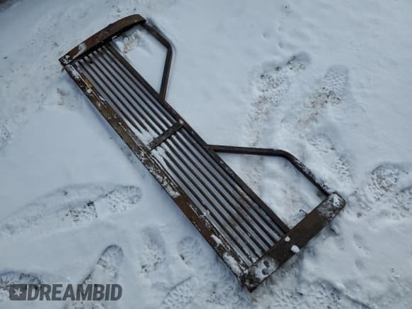 ✅ 2001 Chevrolet Silverado 2500HD LS • VIN: 1GCHK29G11E266964 • Лот: 46182055. Опубликован ранее на Copart с пробегом 208 512 миль. Бесплатный доступ к архиву аукционных продаж из США и подробный отчёт об истории автомобиля на DreamBid. Изображение 12.