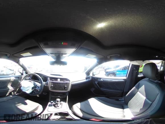 ✅ 2022 Volkswagen Tiguan SE R-Line Black • VIN: 3VVCB7AX5NM145326 • Lot: 43238231. Wystawiony na IAAI z przebiegiem 30 108 mil. Bezpłatny archiwum sprzedaży aukcyjnych z USA i szczegółowy raport historii pojazdu na DreamBid. Zdjęcie 18.