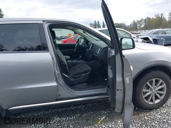 ✅ 2018 Dodge Durango SXT • VIN: 1C4RDJAG0JC386089 • Lot: 43428754. Wystawiony na IAAI z przebiegiem Nie podano. Bezpłatny archiwum sprzedaży aukcyjnych z USA i szczegółowy raport historii pojazdu na DreamBid. Zdjęcie 5.