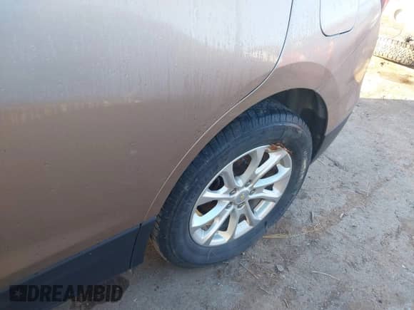 2018 Chevrolet Equinox LS с VIN 2GNAXREV2J6289486, выставлен на аукционе IAAI как лот 43322536 с пробегом 77 832 миль миль и . История ставок и продаж доступна на DreamBid. Изображение 18.