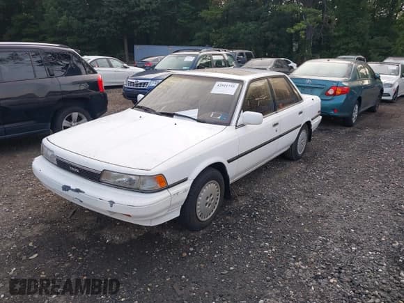 ✅ 1988 Toyota Camry LE • VIN: JT2SV22E5J3248025 • Lot: 42921735. Wystawiony na IAAI z przebiegiem 85 398 mil. Bezpłatny archiwum sprzedaży aukcyjnych z USA i szczegółowy raport historii pojazdu na DreamBid. Zdjęcie 2.