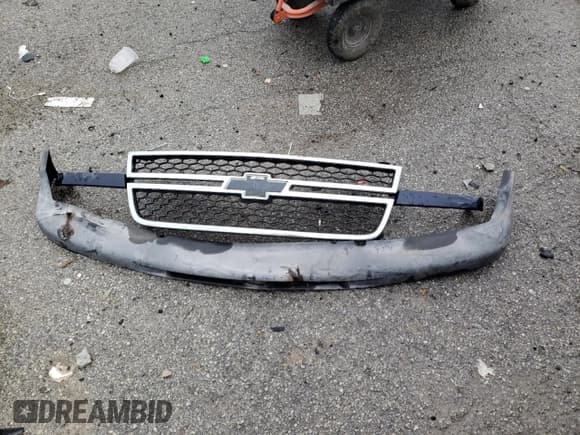 ✅ 2006 Chevrolet Silverado 2500HD LT3 • VIN: 1GCHK23D76F213492 • Lot: 82112605. Wystawiony na Copart z przebiegiem 347 841 mil. Bezpłatny archiwum sprzedaży aukcyjnych z USA i szczegółowy raport historii pojazdu na DreamBid. Zdjęcie 12.