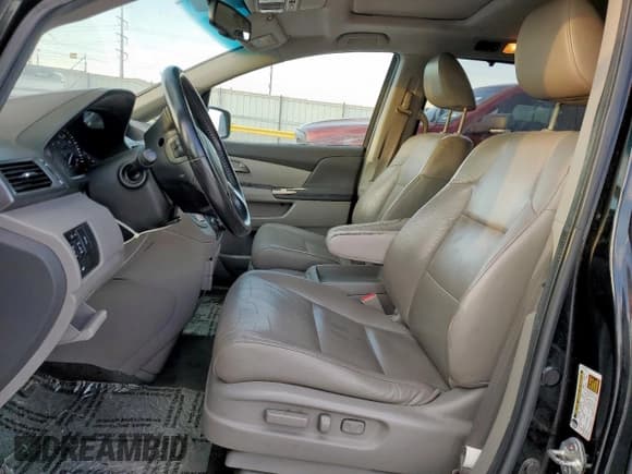 ✅ 2011 Honda Odyssey EX-L • VIN: 5FNRL5H64BB086759 • Lot: 92712085. Listed on Copart with 175,653 mi. Free auction sales archive from the USA and detailed vehicle history report at DreamBid. Image 7.