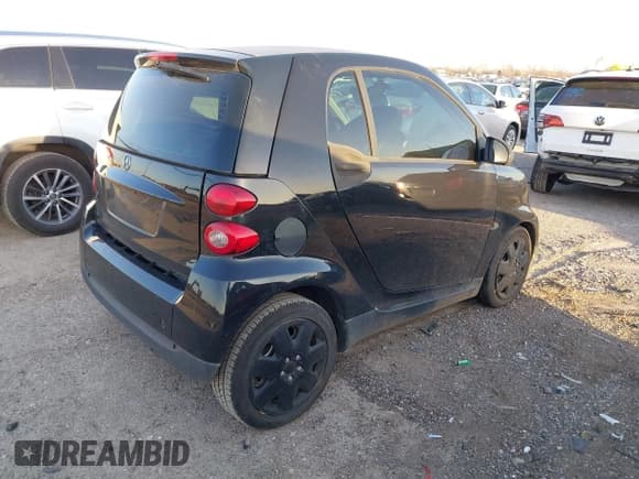 ✅ 2009 Smart fortwo Pure • VIN: WMEEJ31X69K331684 • Lot: 41770804. Wystawiony na IAAI z przebiegiem 112 611 mil. Bezpłatny archiwum sprzedaży aukcyjnych z USA i szczegółowy raport historii pojazdu na DreamBid. Zdjęcie 4.