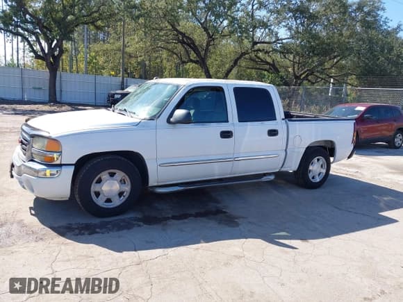 ✅ 2005 GMC Sierra 1500 SLT • VIN: 2GTEC13TX51126662 • Лот: 43620463. Опубликован ранее на IAAI с пробегом 135 554 миль. Бесплатный доступ к архиву аукционных продаж из США и подробный отчёт об истории автомобиля на DreamBid. Изображение 14.