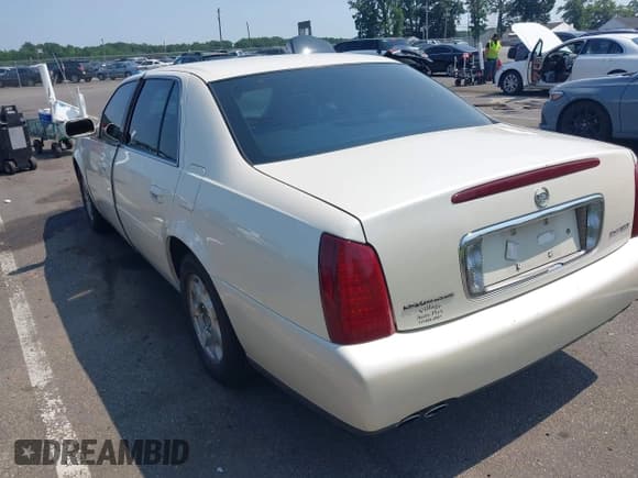 ✅ 2002 Cadillac DeVille • VIN: 1G6KD54Y32U119153 • Lot: 42844690. Wystawiony na IAAI z przebiegiem 164 661 mil. Bezpłatny archiwum sprzedaży aukcyjnych z USA i szczegółowy raport historii pojazdu na DreamBid. Zdjęcie 3.