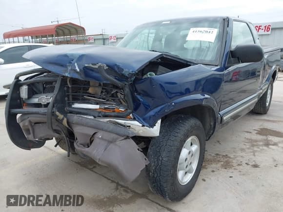 ✅ 2003 Chevrolet S-10 • VIN: 1GCDT19X838270114 • Лот: 41567042. Опубликован ранее на IAAI с пробегом 138 875 миль. Бесплатный доступ к архиву аукционных продаж из США и подробный отчёт об истории автомобиля на DreamBid. Изображение 6.