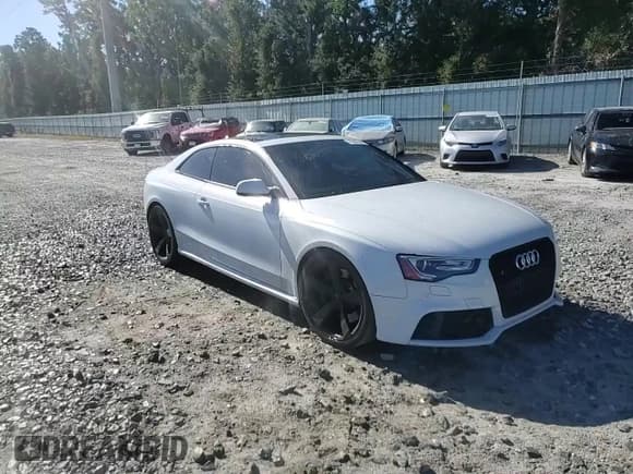 ✅ 2013 Audi RS 5 • VIN: WUAC6AFR3DA902135 • Лот: 76082544. Опубликован ранее на Copart с пробегом 90 554 миль. Бесплатный доступ к архиву аукционных продаж из США и подробный отчёт об истории автомобиля на DreamBid. Изображение 13.