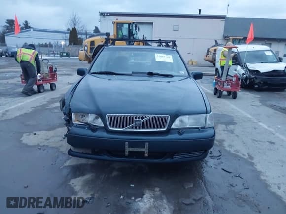 ✅ 1998 Volvo S70 • VIN: YV1LS5587W1512287 • Lot: 43887147. Listed on IAAI with 174,055 mi. Free auction sales archive from the USA and detailed vehicle history report at DreamBid. Image 12.