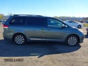 ✅ 2013 Toyota Sienna Limited • VIN: 5TDYK3DCXDS280029 • Lot: 43433731. Wystawiony na IAAI z przebiegiem 221 097 mil. Bezpłatny archiwum sprzedaży aukcyjnych z USA i szczegółowy raport historii pojazdu na DreamBid. Zdjęcie 13.