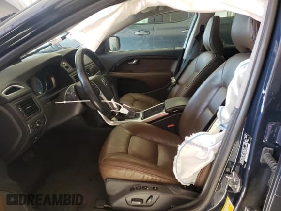 ✅ 2015 Volvo XC70 T6 • VIN: YV4902NK9F1216538 • Lot: 42944353. Listed on Copart with 90,406 mi. Free auction sales archive from the USA and detailed vehicle history report at DreamBid. Image 7.