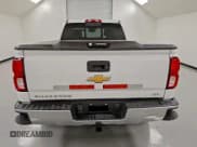 ✅ 2018 Chevrolet Silverado 1500 LTZ • VIN: 1GCVKSEC4JZ317386 • Lot: 93752595. Wystawiony na Copart z przebiegiem 58 004 mil. Bezpłatny archiwum sprzedaży aukcyjnych z USA i szczegółowy raport historii pojazdu na DreamBid. Zdjęcie 6.