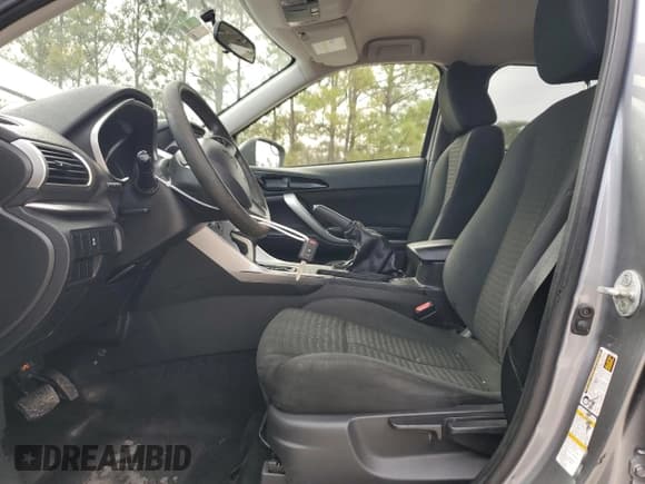 ✅ 2019 Mitsubishi Eclipse Cross ES • VIN: JA4AS3AAXKZ010101 • Лот: 44994895. Опубликован ранее на Copart с пробегом 202 419 миль. Бесплатный доступ к архиву аукционных продаж из США и подробный отчёт об истории автомобиля на DreamBid. Изображение 7.