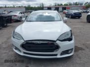 ✅ 2013 Tesla Model S • VIN: 5YJSA1DN3DFP13788 • Lot: 43598652. Wystawiony na IAAI z przebiegiem 146 810 mil. Bezpłatny archiwum sprzedaży aukcyjnych z USA i szczegółowy raport historii pojazdu na DreamBid. Zdjęcie 12.