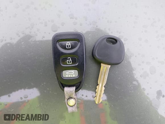 ✅ 2013 Hyundai Elantra GLS • VIN: 5NPDH4AE6DH172232 • Lot: 42624356. Listed on IAAI with 159,042 mi. Free auction sales archive from the USA and detailed vehicle history report at DreamBid. Image 11.