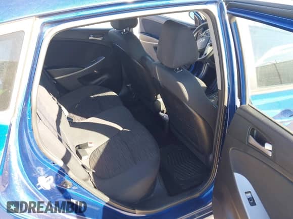 2016 Hyundai Accent SE с VIN KMHCT5AE0GU275233, выставлен на аукционе IAAI как лот 43508735 с пробегом 90 227 миль миль и . История ставок и продаж доступна на DreamBid. Изображение 8.