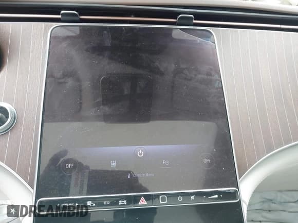 ✅ 2023 Mercedes-Benz EQE 500 • VIN: 4JGGM2CB8PA009184 • Lot: 43571742. Wystawiony na IAAI z przebiegiem 16 692 mil. Bezpłatny archiwum sprzedaży aukcyjnych z USA i szczegółowy raport historii pojazdu na DreamBid. Zdjęcie 19.